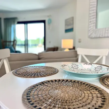 Elegant Coastal Escape Apartment *