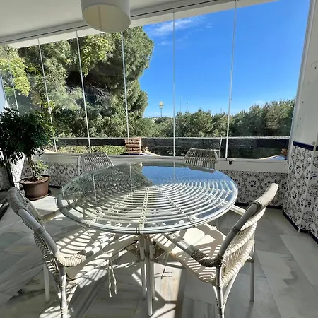 דירה Elegant Coastal Escape *
