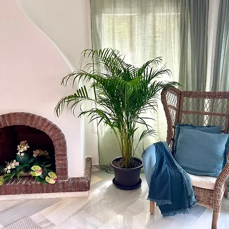 Elegant Coastal Escape * מיחאס קוסטה