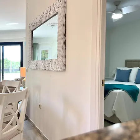 דירה Elegant Coastal Escape *